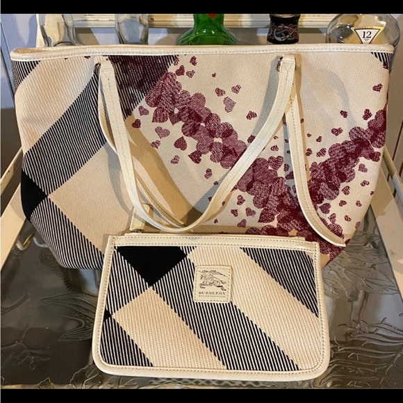 Burberry canvas Tote - Picture 2 of 7